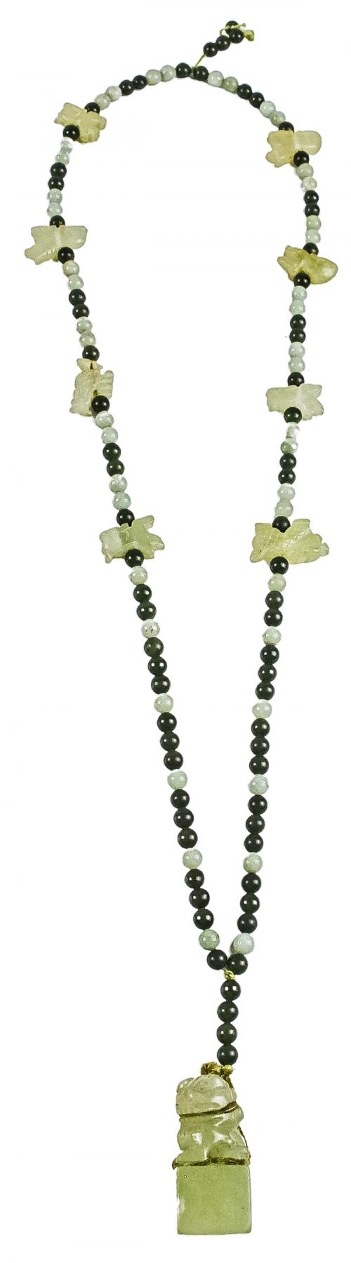 COLLAR CHINO EN JADE 