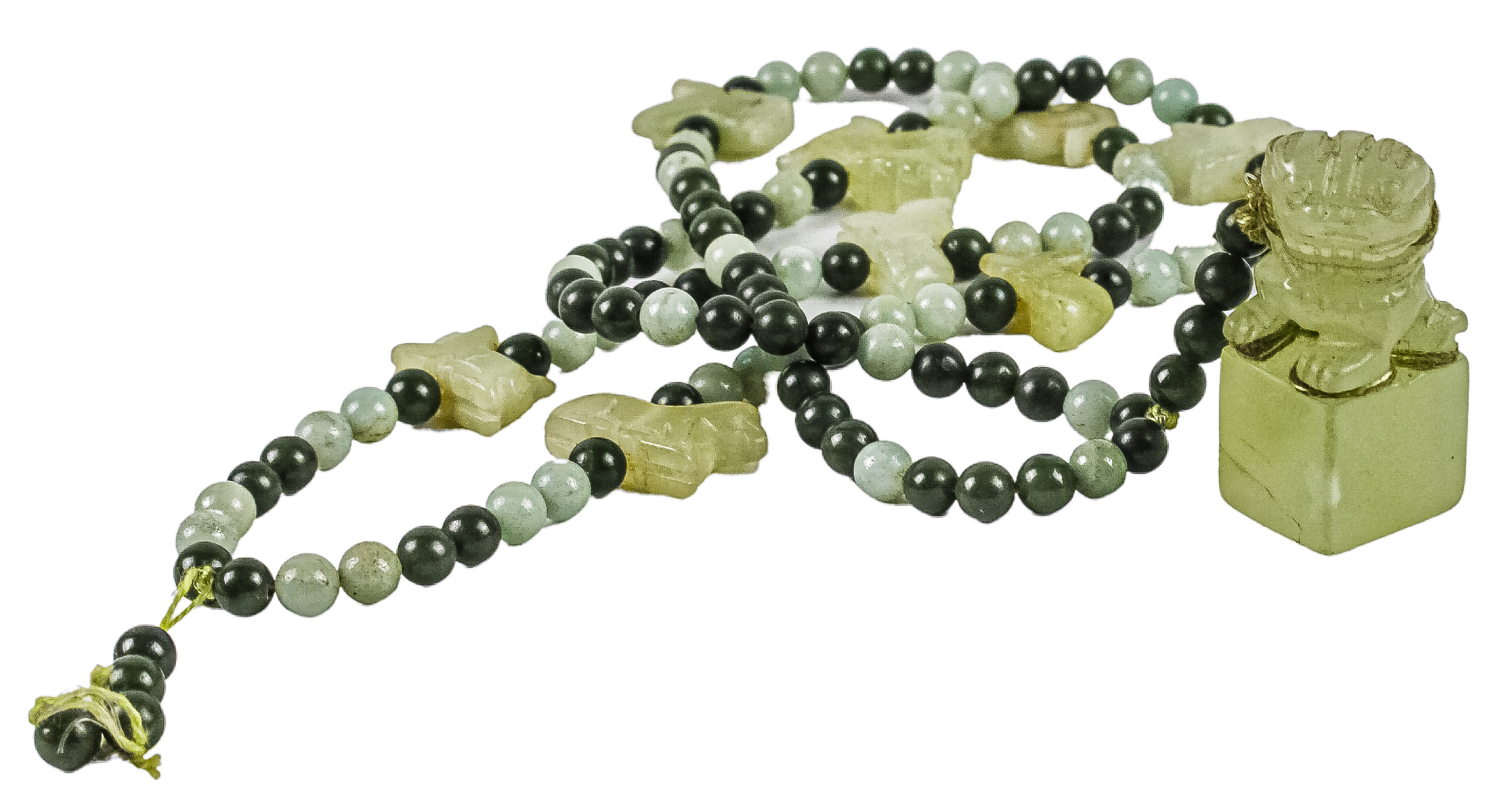 COLLAR CHINO EN JADE 