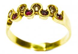 96 - ANILLO CON RUBIES Y CIRCONITAS