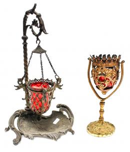 990 - DOS LUMINARIAS CON SOPORTE. CIRCA 1900