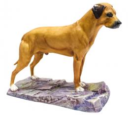 488 - FIGURA EN PORCELANA INGLESA "PERRO RIDGEBACK"