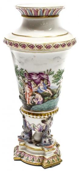 552 - JARRÓN CAPODIMONTE.  CIRCA 1900