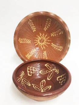 1377 - DOS PLATOS EN TERRACOTA