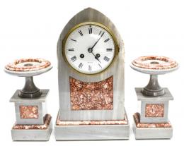 788 - RELOJ CON GUARNICIÓN