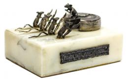 754 - FIGURA EN PLATA