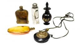 889 - CINCO PERFUMEROS VARIADOS