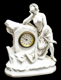 787 - RELOJ CON CAJA EN PORCELANA. AÑOS 30-40
