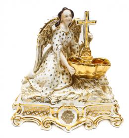 458 - BENDITERA DE MESA EN PORCELANA