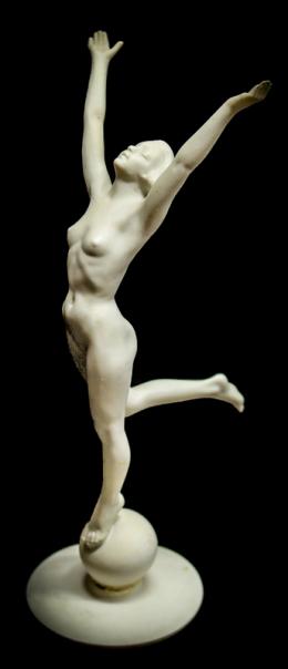 489 - FIGURA HUTSCHENREUTHER "DESNUDO". AÑOS 30