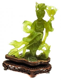 426 - FIGURA EN JADE "GEISHA"