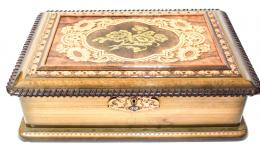 928 - CAJA DE MEDIADOS DE SIGLO XX
