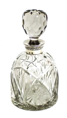 14 - BOTELLA LICORERA EN CRISTAL Y PLATA