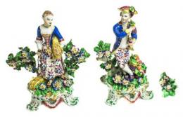 1340 - PAREJA DE FIGURAS EN PORCELANA