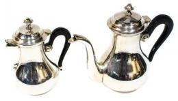 926 - CAFETERA, TETERA Y BANDEJA