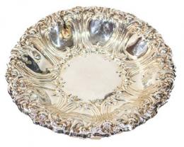 941 - CENTRO DE MESA EN METAL PLATEADO