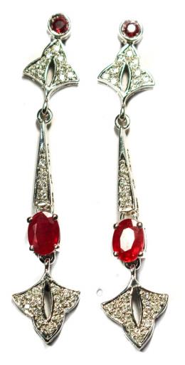 145 - PENDIENTES LARGOS CON RUBÍES Y BRILLANTES