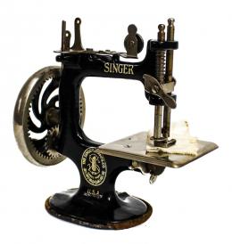230 - MÁQUINA DE COSER PARA NIÑOS