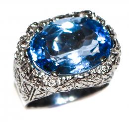 107 - ANILLO TIPO SELLO CON TOPACIO AZUL