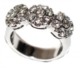 102 - ANILLO FLORAL CON BRILLANTES