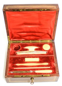 929 - CAJA DE TOCADOR PRINCIPIOS DEL SIGLO XX