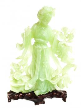 444 - FIGURA EN JADE "GEISHA CON FLORES"