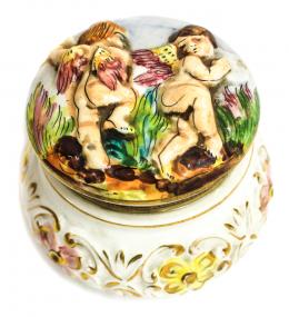 491 - CAJA DE PORCELANA CAPODIMONTE