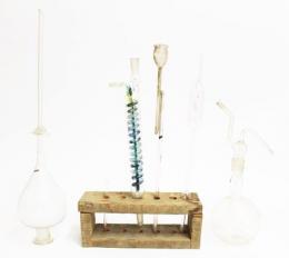 12 - CONJUNTO DE INSTRUMENTOS DE LABORATORIO