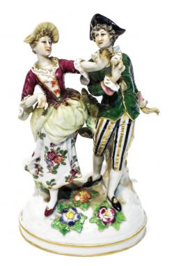 534 - FIGURA DE PORCELANA CENTROEUROPEA