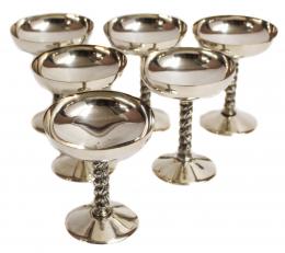 1269 - CONJUNTO DE SEIS COPAS EN METAL PLATEADO