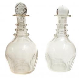29 - PAREJA DE BOTELLAS EN CRISTAL SOPLADO