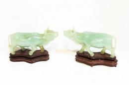 614 - DOS FIGURAS DE JADE "BUEYES"