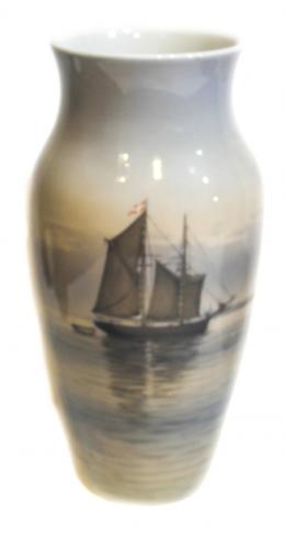 797 - JARRÓN DE PORCELANA DANESA