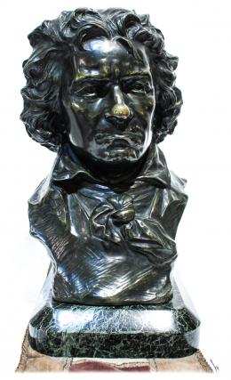 819 - "BUSTO DE BEETHOVEN"