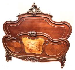 747 - CAMA MODERNISTA CIRCA 1900