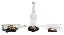 965 - TRES BOTELLAS DECORATIVAS