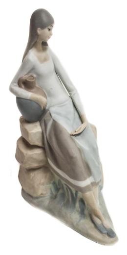 782 - FIGURA EN PORCELANA NAO DE LA SEGUNDA MITAD DEL S.XX