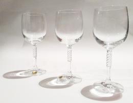25 - CONJUNTO DE COPAS PARA VINO EN CRISTAL DE BOHEMIA