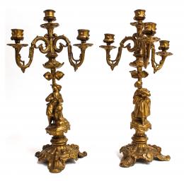1042 - PAREJA DE CANDELABROS PRINCIPIOS DEL SIGLO XX