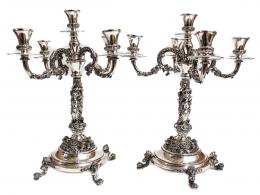 821 - PAREJA DE CANDELABROS EN PLATA