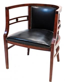 381 - SILLÓN DE DESPACHO AÑOS VEINTE