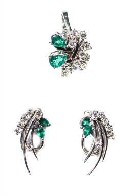 133 - CONJUNTO CON ESMERALDAS Y BRILLANTES