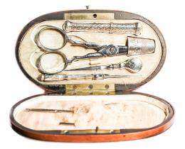 1009 - ESTUCHE DE COSTURA DEL S.XIX