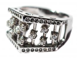 88 - ANILLO CON BRILLANTES