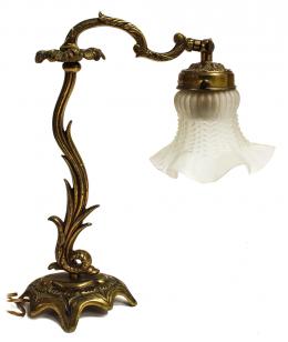 239 - LÁMPARA DE SOBREMESA EN BRONCE