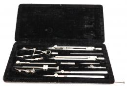 969 - CAJA DE COMPASES DEL PRIMER TERCIO DEL S.XX