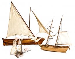 969 - VELERO Y DOS MAQUETAS DE BARCO