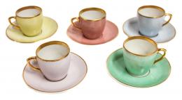 473 - CONJUTO DE CINCO TAZAS CON PLATO EN PORCELANA