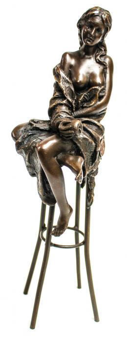 756 - "MUJER SENTADA" ESCULTURA EN BRONCE