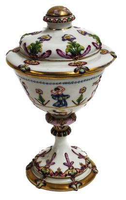 1342 - COPA EN PORCELANA CAPODIMONTE. PRIMER TERCIO DEL SIGLO XX