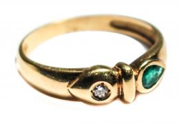94 - ANILLO CON ESMERALDA Y BRILLANTE